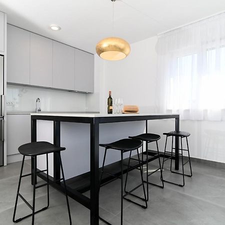 Apartment Laura, Free Parking, Balcony, 4 Ppl Trogir Buitenkant foto