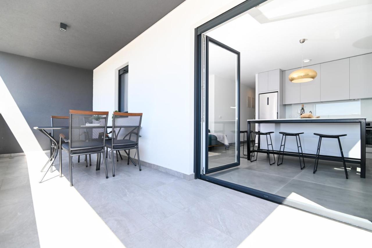 Apartment Laura, Free Parking, Balcony, 4 Ppl Trogir Buitenkant foto