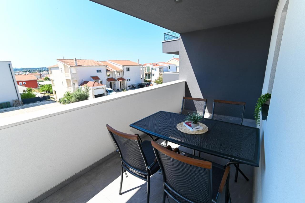 Apartment Laura, Free Parking, Balcony, 4 Ppl Trogir Buitenkant foto
